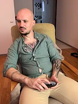 AssHunter4k live sex cam