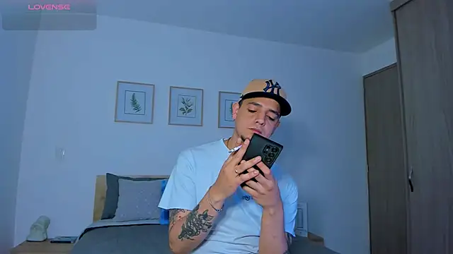 alejandro_calderon1 live sex cam