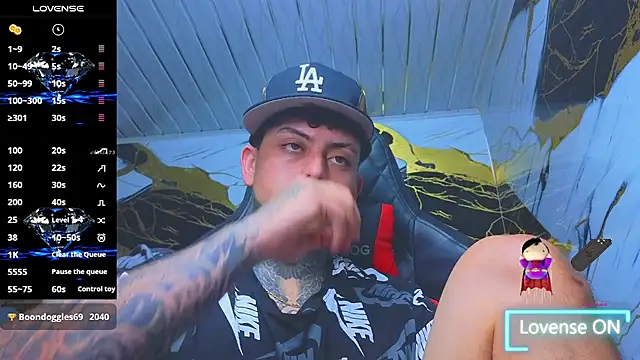 Kevin22_222 live sex cam