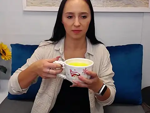 LuisaLive live sex cam