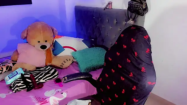 Zakura_hot1 live sex cam