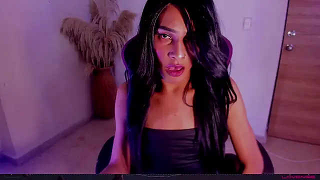 carolinemiller7 live sex cam