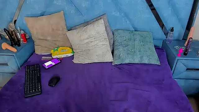 Aura_love69 live sex cam