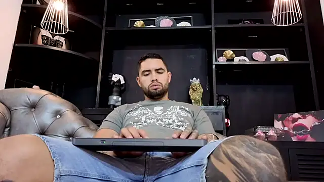 matteosantos live sex cam