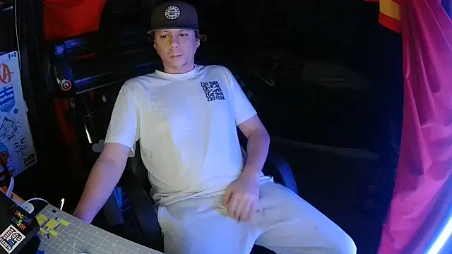 Bowerboi live sex cam