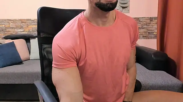 HotHunkTrainer live sex cam