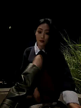 so-linger live sex cam