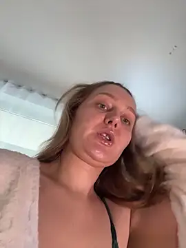 AlinaCum live sex cam