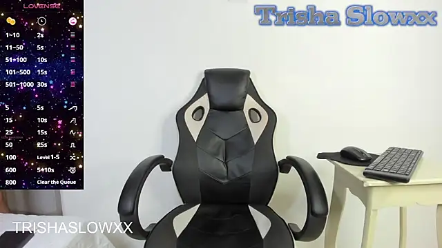 TRISHASLOWXX live sex cam