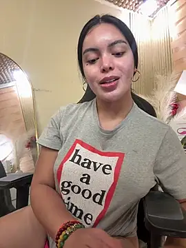 TS-SimplyTheBest live sex cam