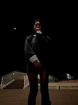 so-linger live sex cam