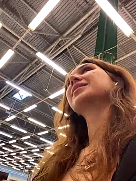 QuitieLia live sex cam