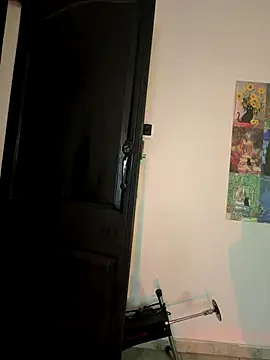 aly_golden_ live sex cam