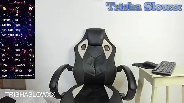 TRISHASLOWXX live sex cam