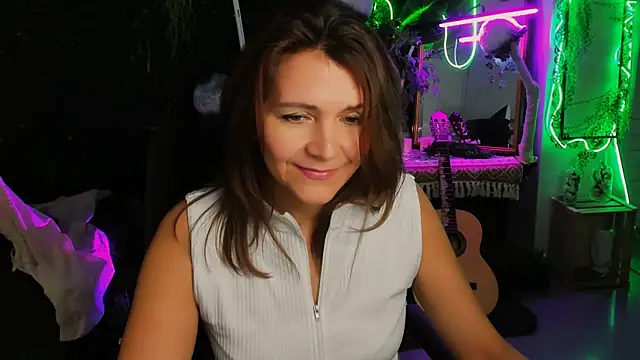 NicoleHitman live sex cam