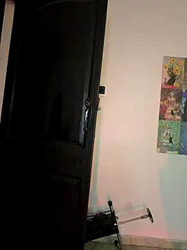 aly_golden_ live sex cam