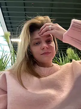 ValenciaShock live sex cam