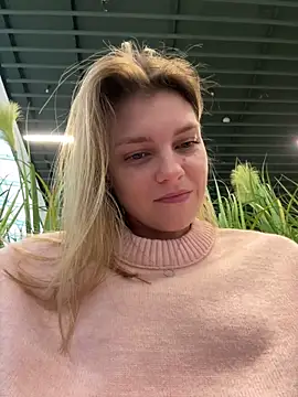 ValenciaShock live sex cam