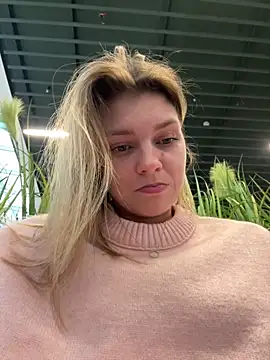 ValenciaShock live sex cam