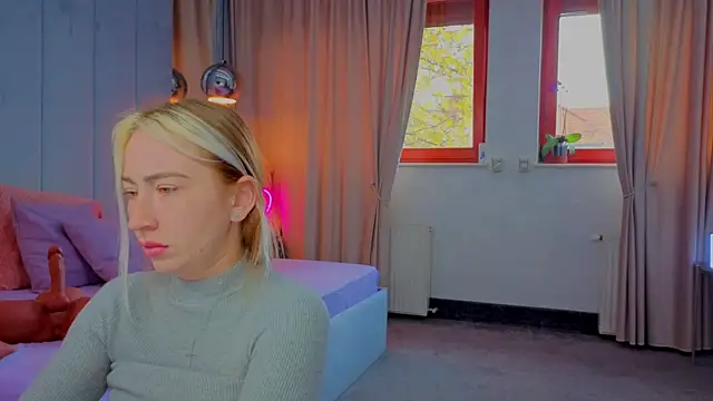 Reina_Cummings live sex cam