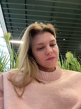 ValenciaShock live sex cam