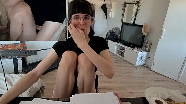 CeriseLapine live sex cam