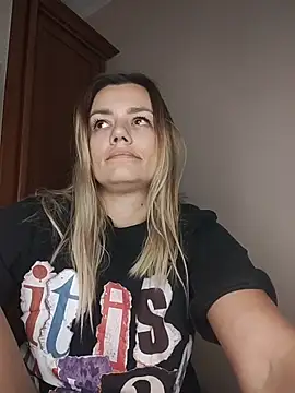 KrissSexi live sex cam