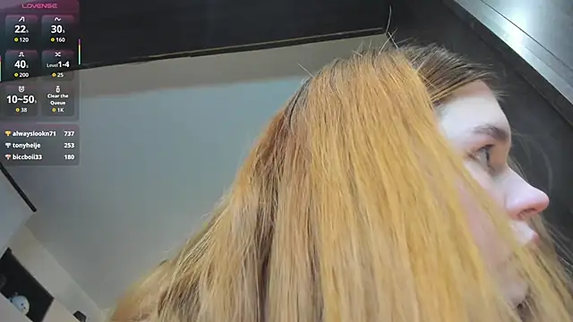 HeatherNextDoor live sex cam