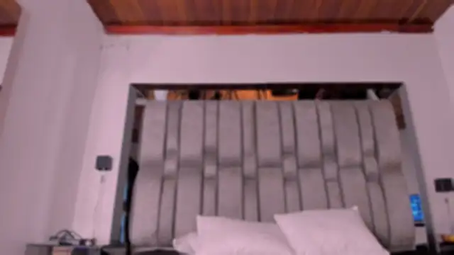 NikkySmiith live sex cam