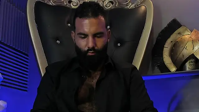 BeardAndrew live sex cam