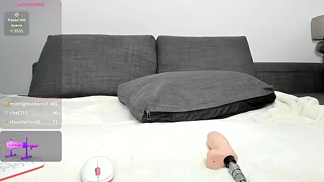 Naomi_Urban live sex cam