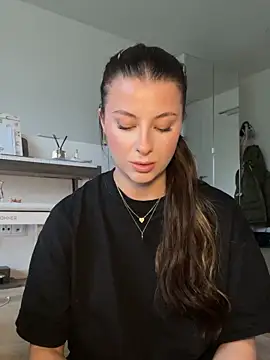 Mia-Minou live sex cam