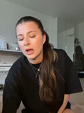 Mia-Minou live sex cam