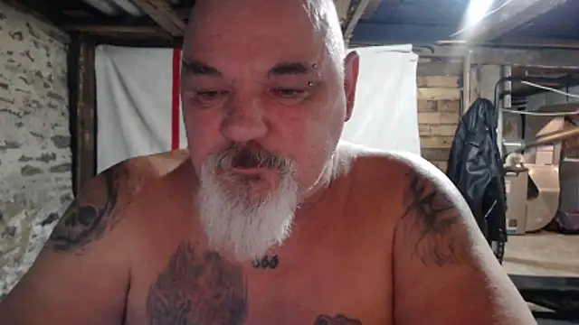 Newfiesausage1972 live sex cam