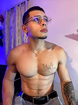 Matt_your_master_ live sex cam