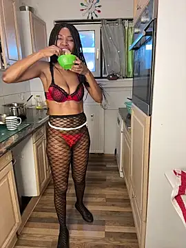 SolaeuftderbrauneHase live sex cam