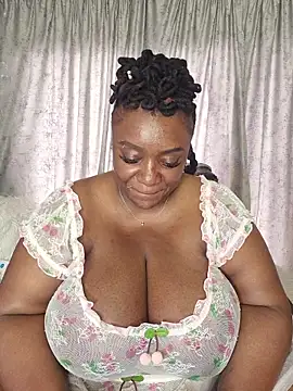 ThickianaRider live sex cam