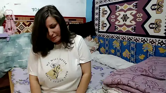 AdelineBlueEyes live sex cam