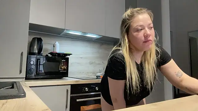 Embersweetbunny live sex cam