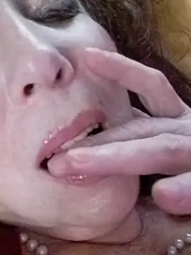 GypsyEsmeralda live sex cam