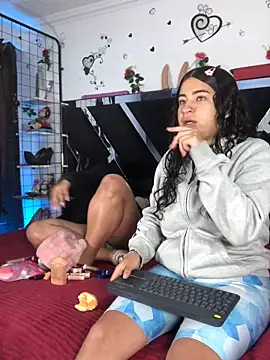 1lovelygirls live sex cam