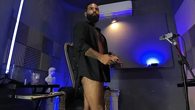 BeardAndrew live sex cam