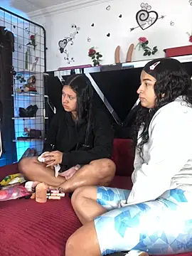 1lovelygirls live sex cam