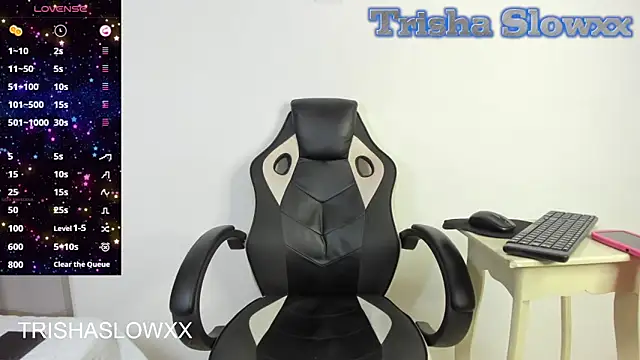 TRISHASLOWXX live sex cam