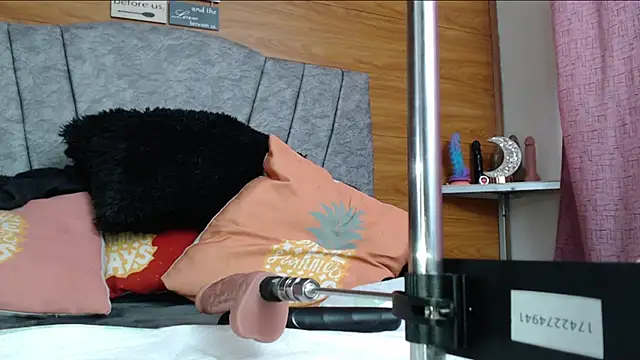 VIOLETTA-HOT live sex cam