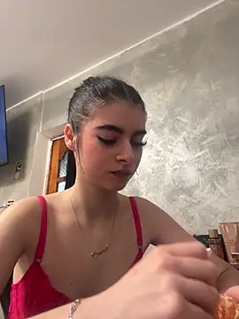 MissHerra2 live sex cam