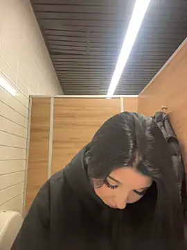 Tisha_Busty live sex cam