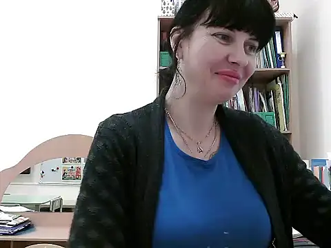 Viknika live sex cam