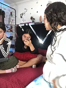 1lovelygirls live sex cam