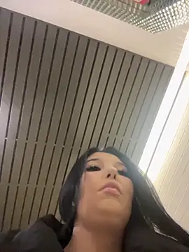 Tisha_Busty live sex cam